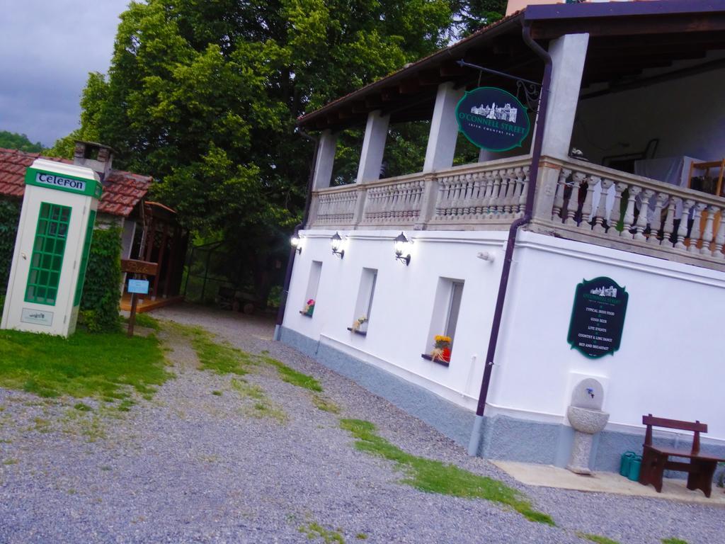 La Celestina Bed & Breakfast Piana Crixia Bagian luar foto